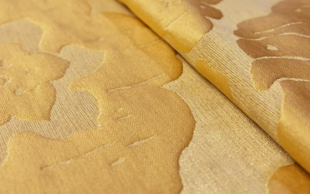 Giallo e oro: i colori dell’arredamento più prezioso