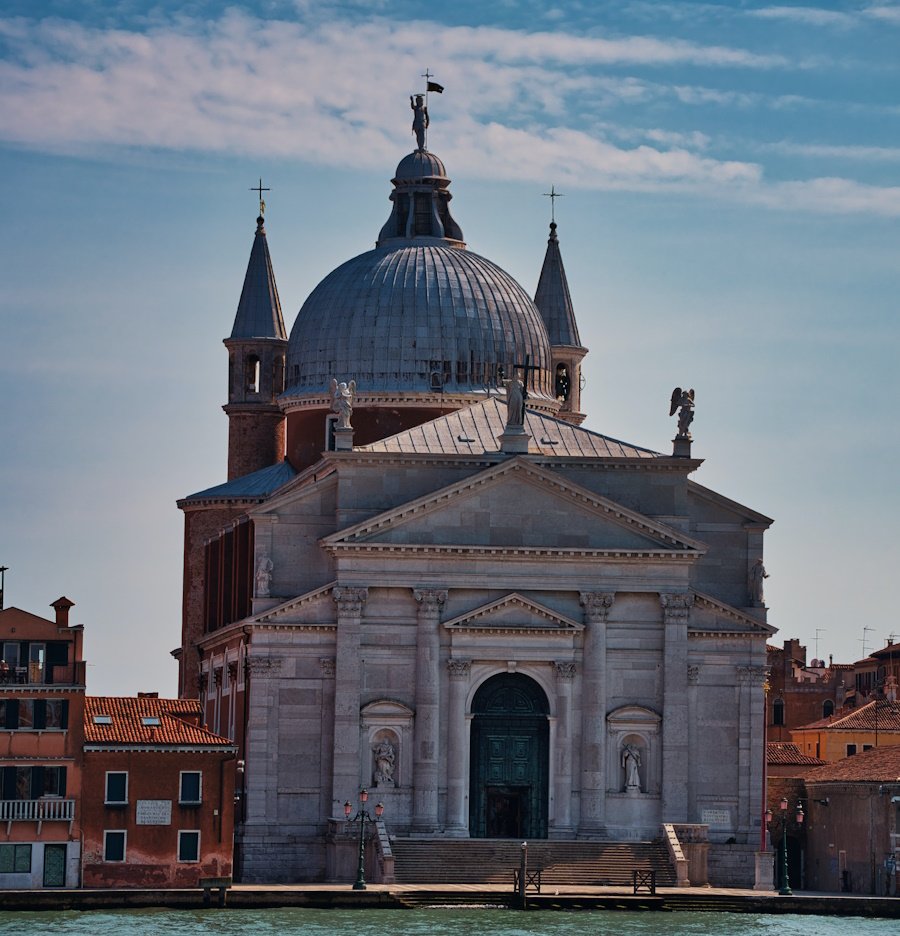 basilica redentore Gondola-Dogaressa-con-velluti-veneziani | Tessitura Bevilacqua