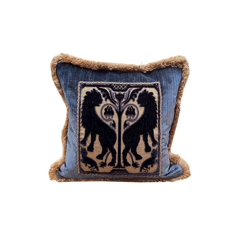 cuscino-velluto-Taccheggiato-indaco-inserto-Velluto-Soprarizzo-Leoni-blu-con-oro-vero cuscino-velluto-Taccheggiato-indaco-inserto-Velluto-Soprarizzo-Leoni-blu-con-oro-vero
