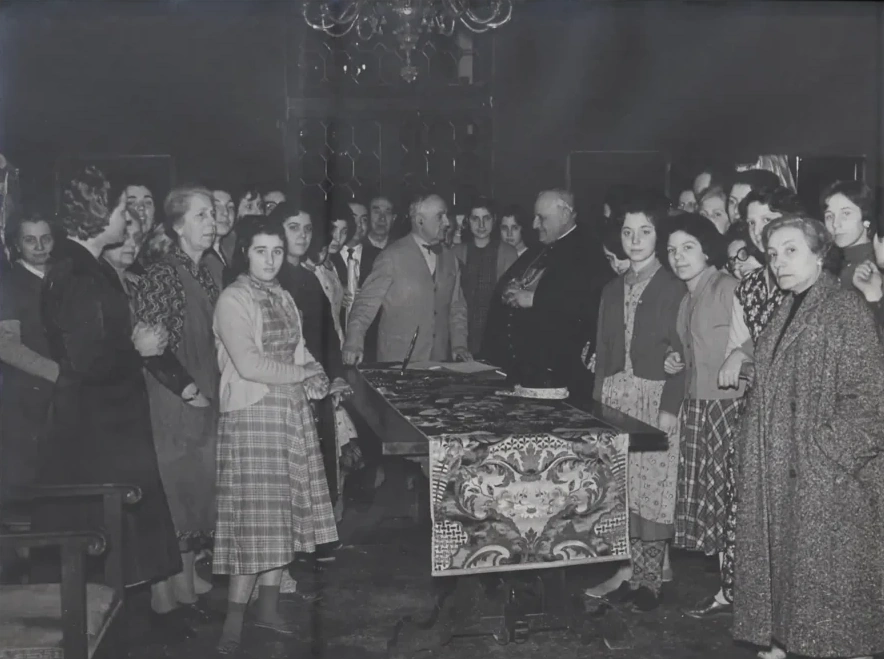 Cardinale Roncalli Cesare Bevilacqua Tessitrici 1957 - Velluto Colonne Visita Patriarca Roncalli | Tessitura Bevilacqua