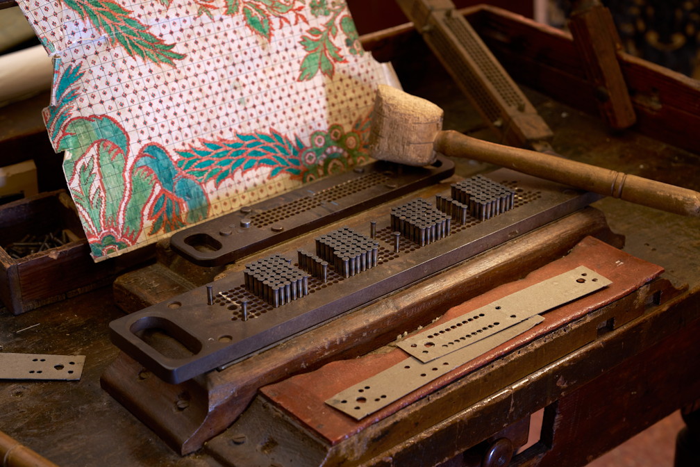 Creazione scheda forata Macchina telaio Jacquard | Tessitura Bevilacqua