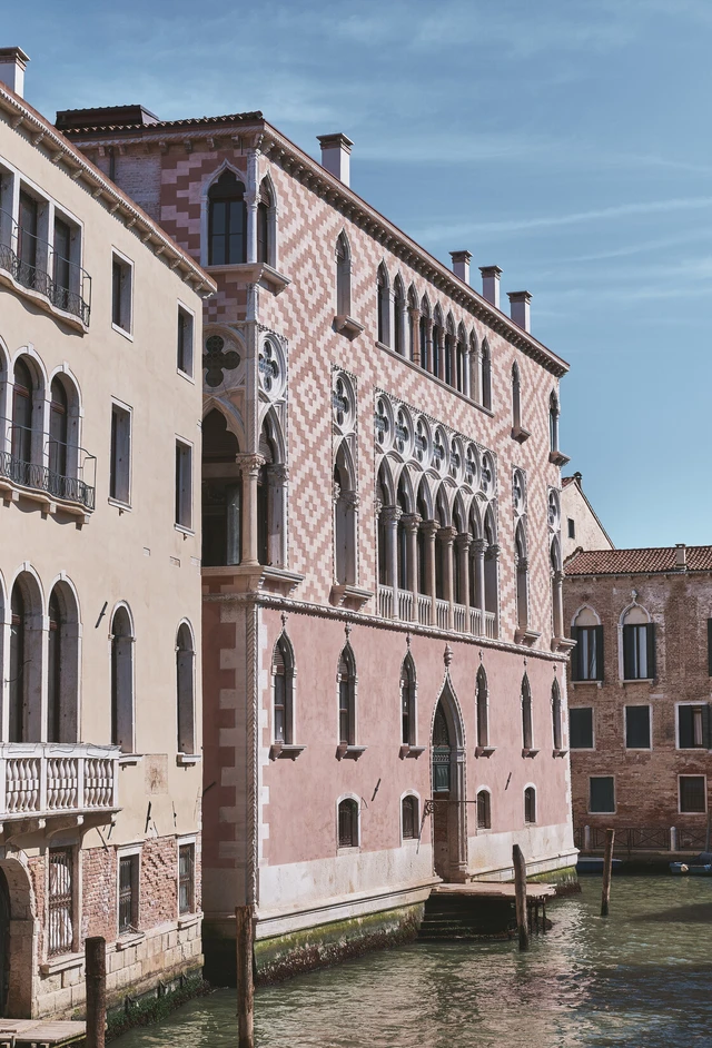 Palazzo Dona Giovannelli facade